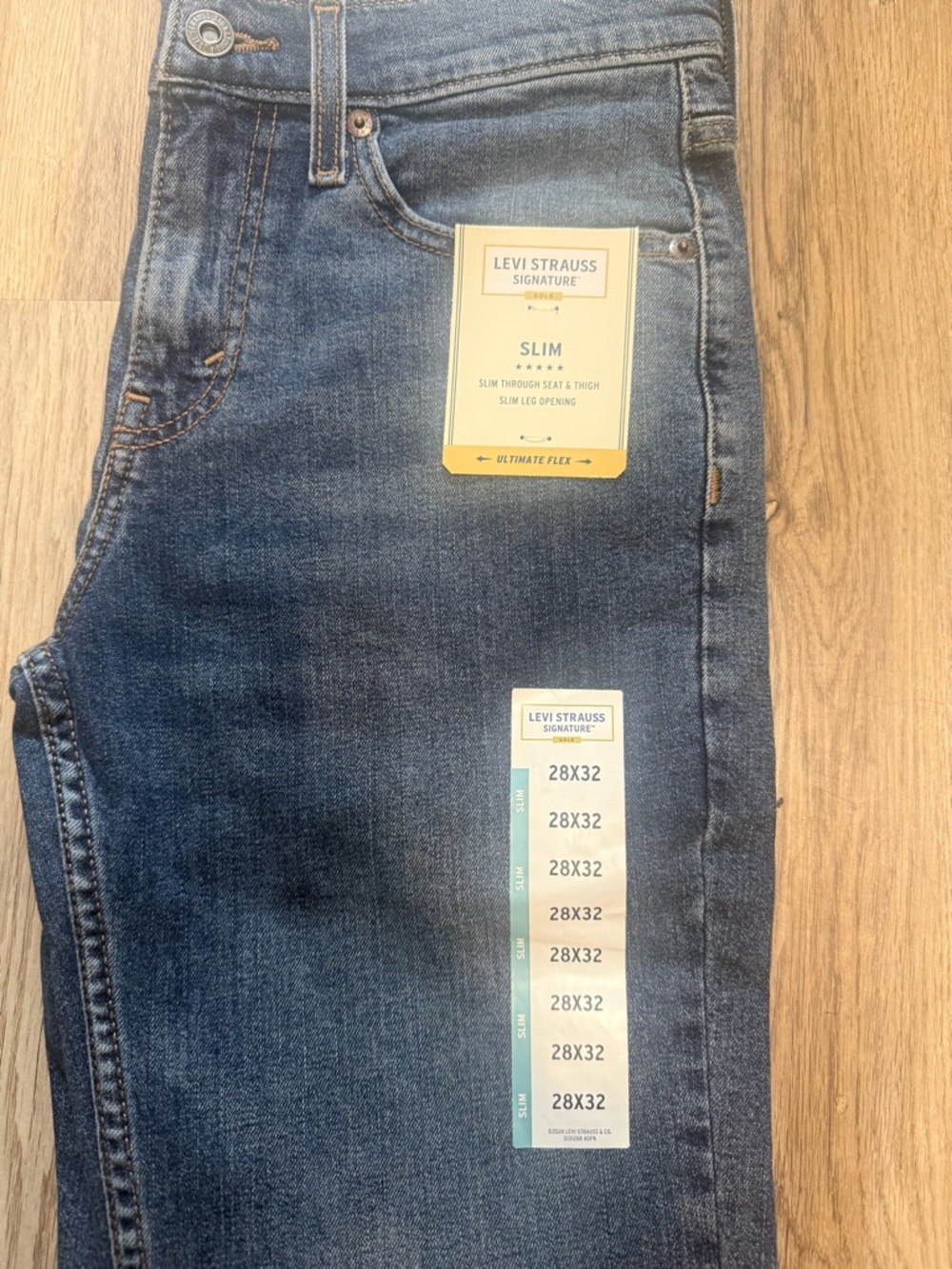 Levi's Signature Slim Ladies Jeans - Blue